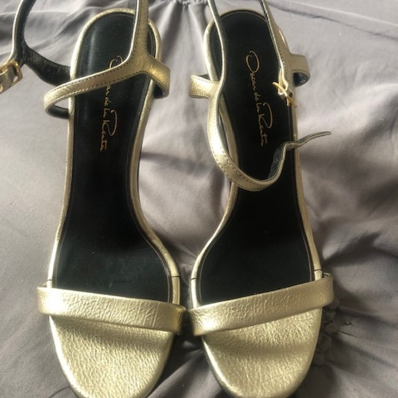 Oscar de la Renta Gold Sandals - Size 7 - Picture 1 of 6